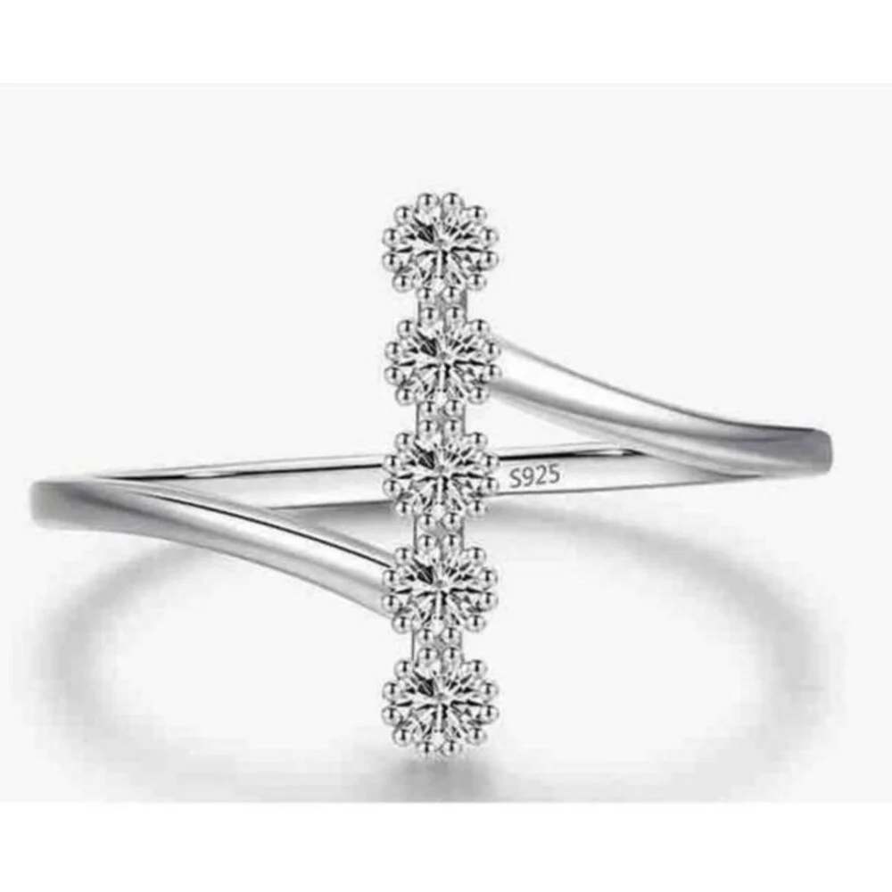 NEW Women's Bezel Set Simulated Diamond Platinum-Plated S925 Band‎ Ring, Size 7